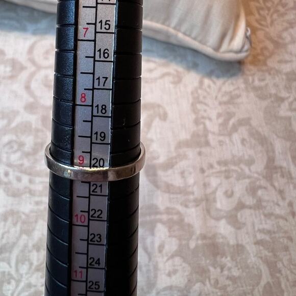 Cocktail ring purplish blue rectangle stone & trillion shaped crystals Sz 9 1/2 - Picture 11 of 11